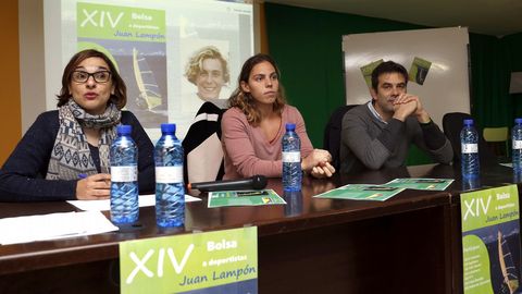ENTREGA DE LAS BECAS JUAN LAMPON EN EL IES DE A POBRA, CON LA CHARLA DE LA NADADORA MARIA VILAS