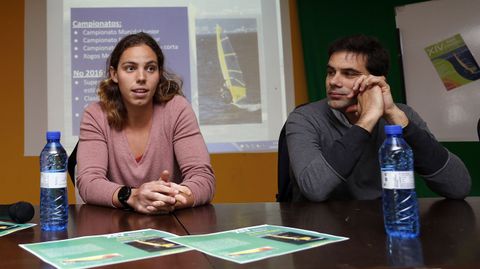 ENTREGA DE LAS BECAS JUAN LAMPON EN EL IES DE A POBRA, CON LA CHARLA DE LA NADADORA MARIA VILAS