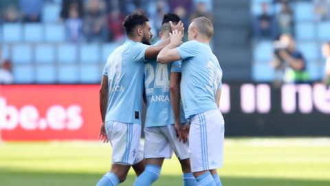 Los implicados, junto a Lobotka en un partido