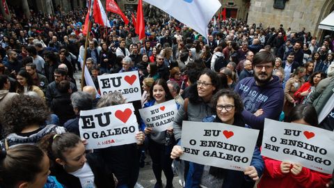 Manifestación polo Día das Letras Galegas organizada por Queremos Galego en Santiago, en el 2019