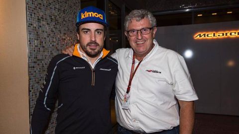 José María Rubio, con Fernando Alonso