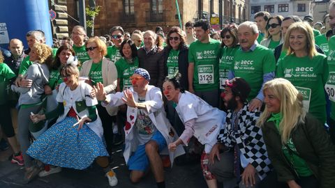 El alcalde de Oviedo, Wenceslao Lpez y la concejala de Atencin a las personas, Marisa Ponga, se han sumado a la multitudinaria Carrera contra el cncer