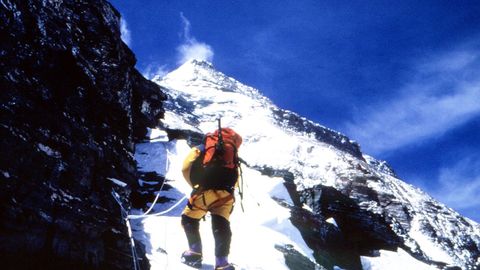 Chus Lago, en su ascenso al Everest