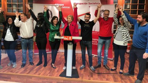 Mariv Montesern celebrando la victoria en los comicios municipales
