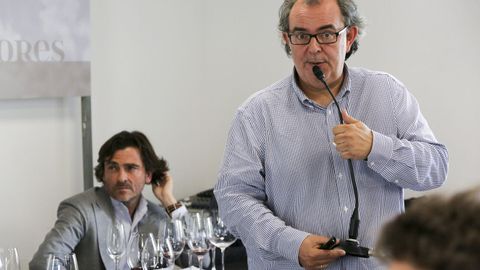 Fevino, primera cata: 8 vinos de 100 Puntos Parker, con Luis Gutiérrez
Al fondo, Telmo Rodríguez