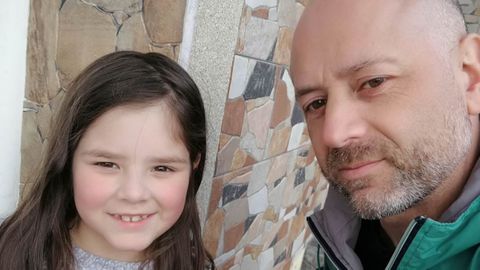 Imagen de Desi con su padre