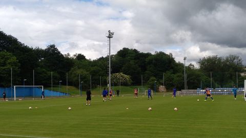 Los jugadores del Real Oviedo en El Requexón