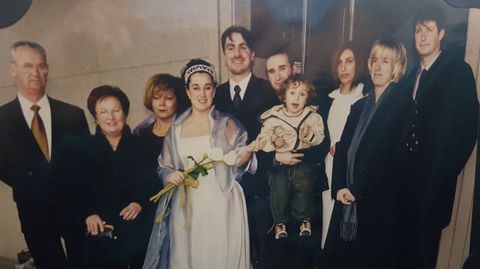 Amada y Emilio, boda en el Museo do Celta en Balaídos en el 2000