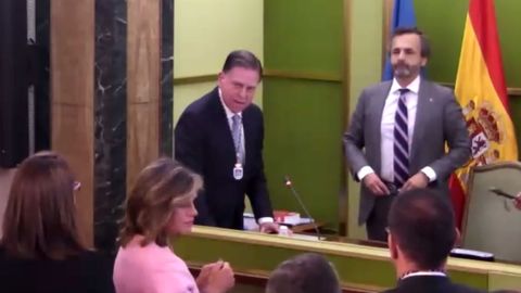 Alfredo Canteli jura su cargo como alcalde de Oviedo