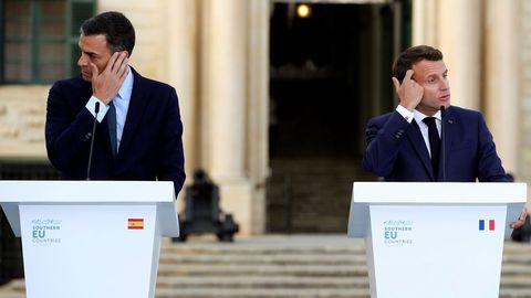 Pedro Snchez asisti en Malta a la cumbre de los pases del sur de Europa Francia, Espaa, Portugal, Italia, Grecia, Chipre y la anfitriona, donde coincidi por primera vez con el presidente francs, Emmanuel Macron, tras las advertencias de este a Cs por sus pactos con Vox