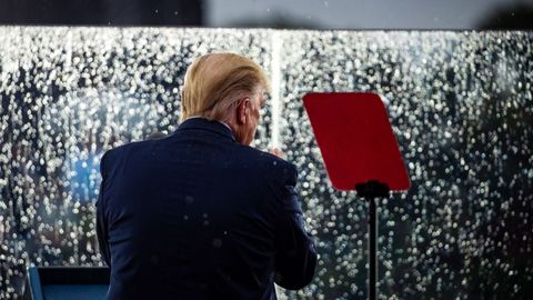 Trump, durante la lectura de su discurso preparado en el Memorial Lincoln