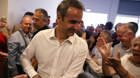 Kyriakos Mitsotakis, a su llegada a la sede del partido conservador en Atenas