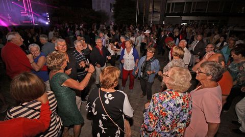 LUNES DE LAS FIESTAS DE BOIRO CON LA ORQUESTA EL COMBO DOMINICANO EN LA PLAZA DE GALICIA