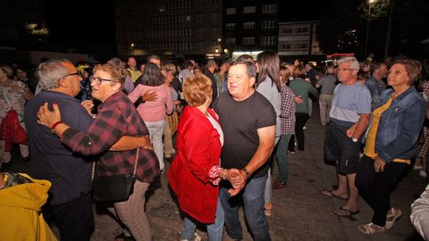 LUNES DE LAS FIESTAS DE BOIRO CON LA ORQUESTA EL COMBO DOMINICANO EN LA PLAZA DE GALICIA