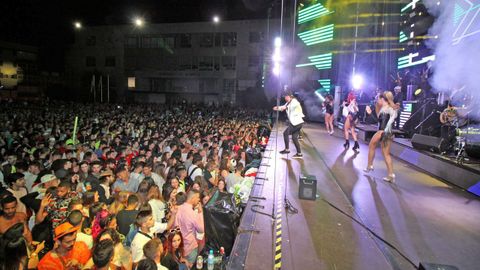 LUNES DE LAS FIESTAS DE BOIRO CON LA ORQUESTA EL COMBO DOMINICANO EN LA PLAZA DE GALICIA