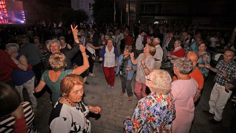 LUNES DE LAS FIESTAS DE BOIRO CON LA ORQUESTA EL COMBO DOMINICANO EN LA PLAZA DE GALICIA