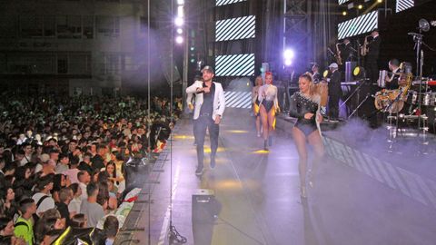 LUNES DE LAS FIESTAS DE BOIRO CON LA ORQUESTA EL COMBO DOMINICANO EN LA PLAZA DE GALICIA