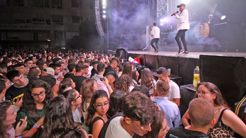 LUNES DE LAS FIESTAS DE BOIRO CON LA ORQUESTA EL COMBO DOMINICANO EN LA PLAZA DE GALICIA