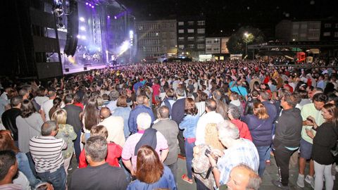 LUNES DE LAS FIESTAS DE BOIRO CON LA ORQUESTA EL COMBO DOMINICANO EN LA PLAZA DE GALICIA