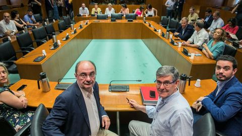 Lambán pedía hace unos días madurez a Podemos para desbloquear la investidura