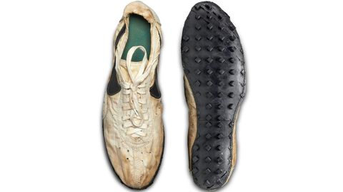 La historia de las icónicas zapatillas de Nike hechas con una plancha para  gofres - Tikitakas