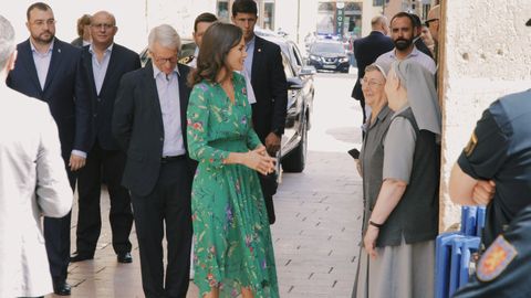 La reina Letizia asiste a la lección magistral del director de orquesta Aarón Zapico en el Museo Arqueológico