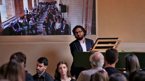 Acto de la lección magistral que el director de orquesta Aarón Zapico
