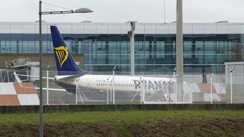 Un avión de Ryanair en Lavacolla, en una imagen de archivo