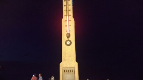 El termómetro de la Escalerona, a las diez y media de la noche, en una imagen de archivo
