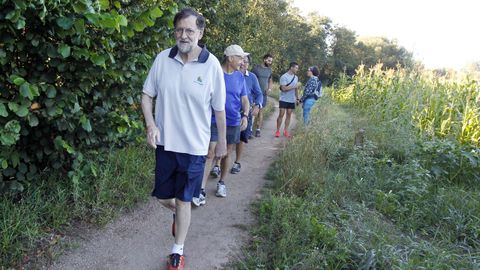 Rajoy, paseando por la ruta del Umia