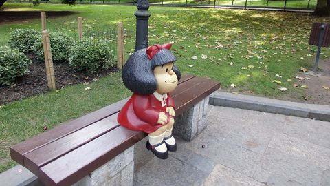 Estatua de Mafalda en el Campo San Francisco de Oviedo