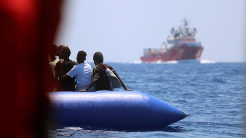 Grupo de 105 inmigrantes rescatado por el Ocean Viking frente a las costas de Libia