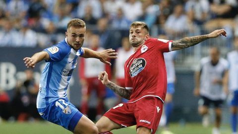 Ontiveros y Fede Cartabia luchan por un balón