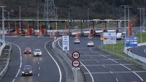 Las autopistas gallegas son las únicas que no tienen tarifas horarias, ni bonificaciones a usuarios frecuentes ni rebajas a colectivos