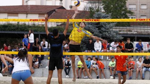 En el torneo de voley playa que organiza el club Korvis participaron este año 201 parejas