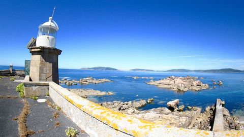 Faro de Lobeira Grande en la ría de Corcubión