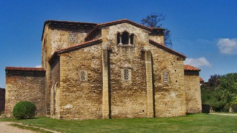 Iglesia de San Julián de los Prados