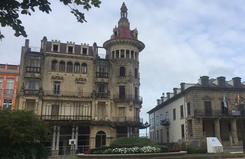 La Torre dos Moreno, ahora en ruina, fue construida en 1915