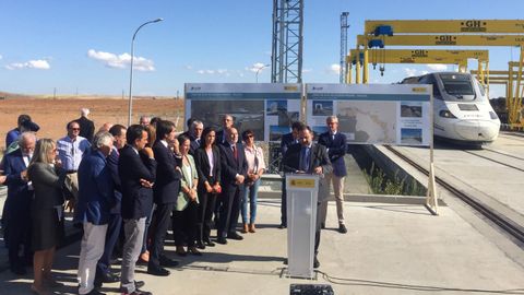 El tramo del AVE que ahorrará 50 minutos en el viaje a Madrid se abrirá «en pocos meses»
