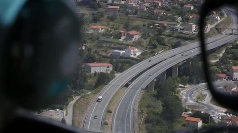 Imagen aérea de la AP-9 desde el radar del Pegasus, en dirección a Pontevedra