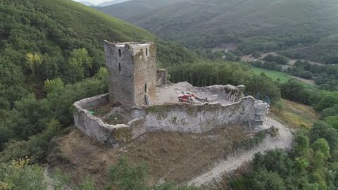 Castillo de Balboa, en el Bierzo, ahora en reconstrucción