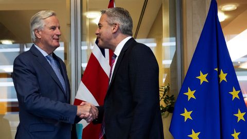 Barnier y Barclay mantuvieron en Bruselas una reunión constructiva, segun la calificó la Comisión Europea