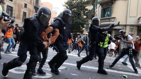 Antidisturbios, en Via Laietana