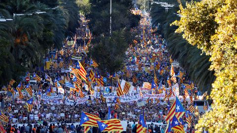 La manifestación, convocada por ANC y Òmnium, reunió a 350.000 personas en Barcelona según la Guardia Urbana