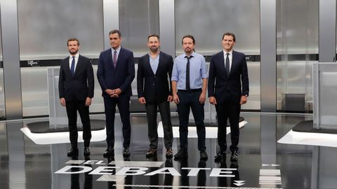 Todos contra Sánchez. El único debate electoral de los cinco candidatos a la presidencia del Gobierno, organizado por la Academia de las Ciencias y las Artes de Televisión y del Audiovisual, fueron más de dos horas de interpelaciones a Pedro Sánchez en cada uno de los cinco bloques temáticos en el que fue dividido: cohesión de España, que lo inició Sánchez; política económica, abierto por Pablo Iglesias; política social e igualdad, que estrenó Albert Rivera; Calidad Democrática, en el que Casado llevó la iniciativa; y política internacional, que desplegó Abascal