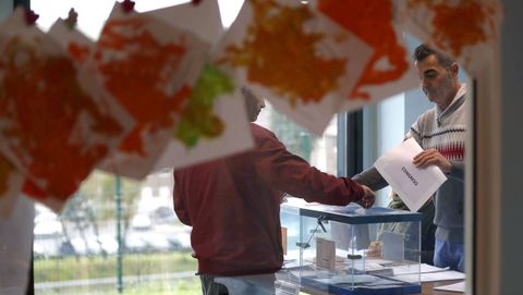 Aspecto de un colegio electoral de Oviedo en las elecciones generales del 2019