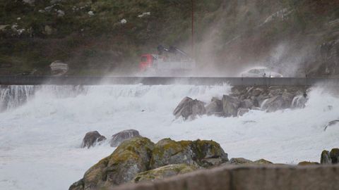 Temporal y oleaje en la costa de Baiona