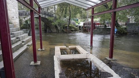 El río Arnoia, también desbordado
