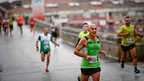 Miles de atletas recorrieron las calles de Ourense en la clásica atlética de otoño