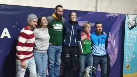 Ganadores de la Nocturna do Xalo, que reunió a más de 300 deportistas.